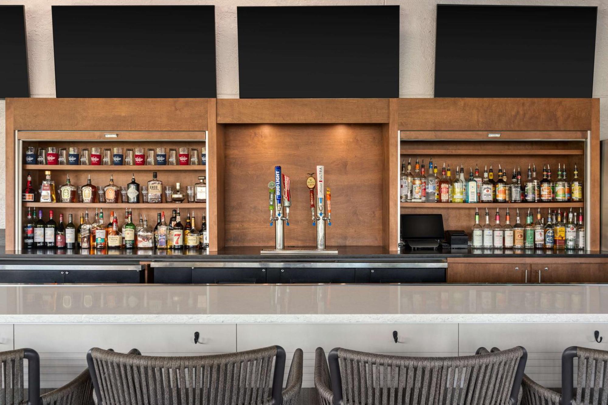 Doubletree By Hilton Fort Myers At Bell Tower Shops Bagian luar foto