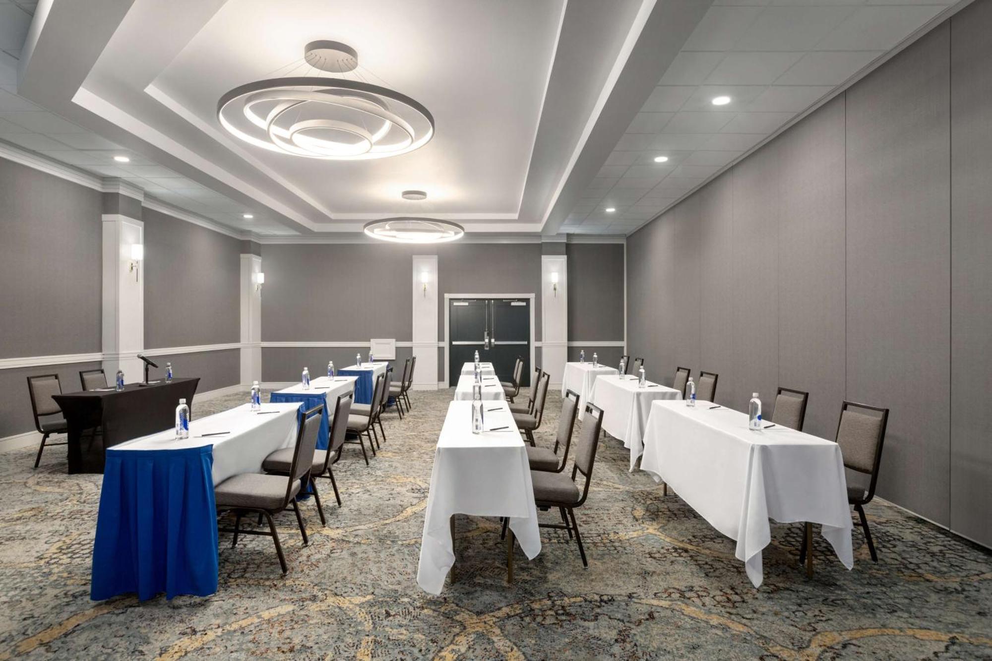 Doubletree By Hilton Fort Myers At Bell Tower Shops Bagian luar foto