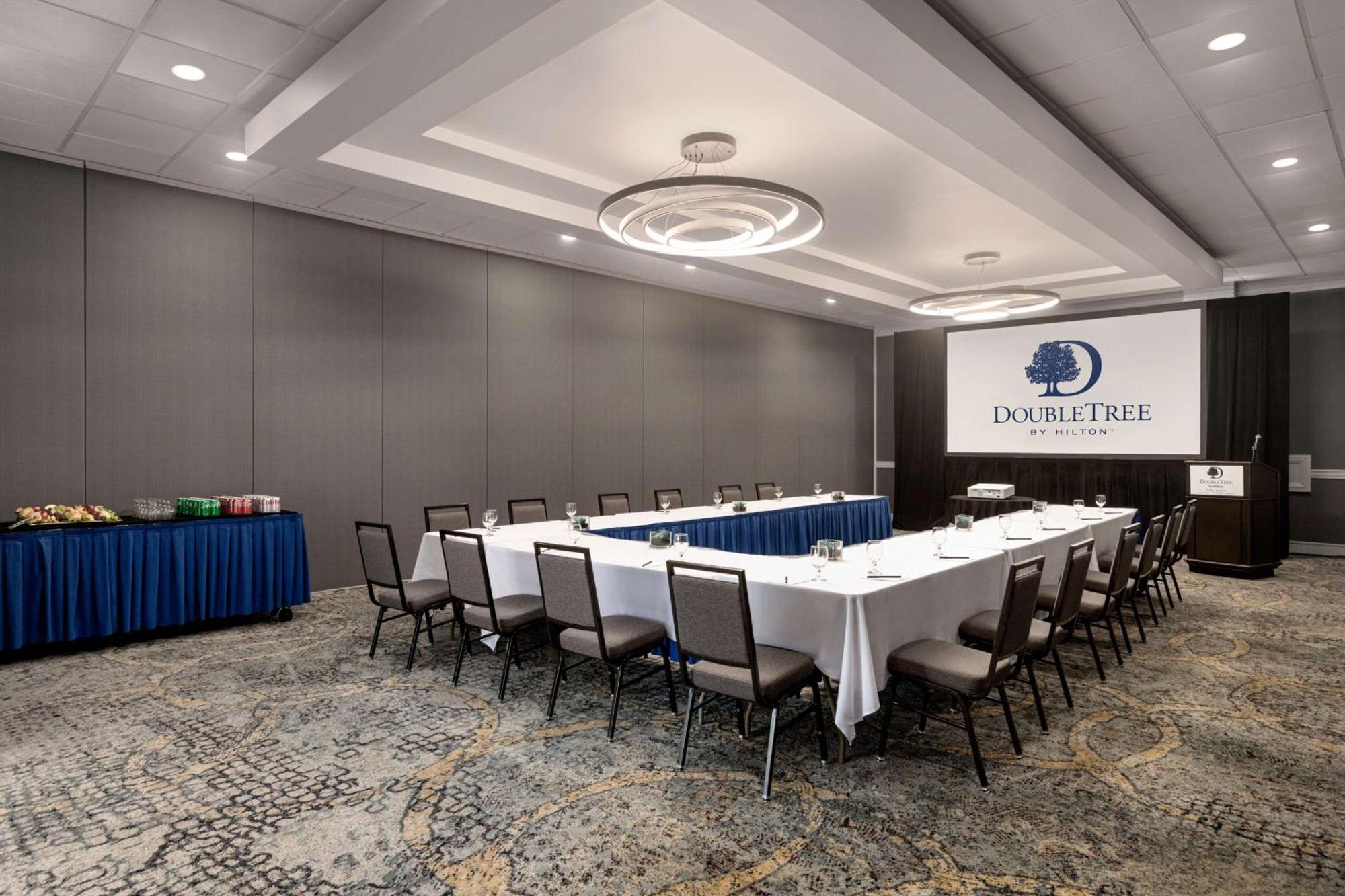 Doubletree By Hilton Fort Myers At Bell Tower Shops Bagian luar foto