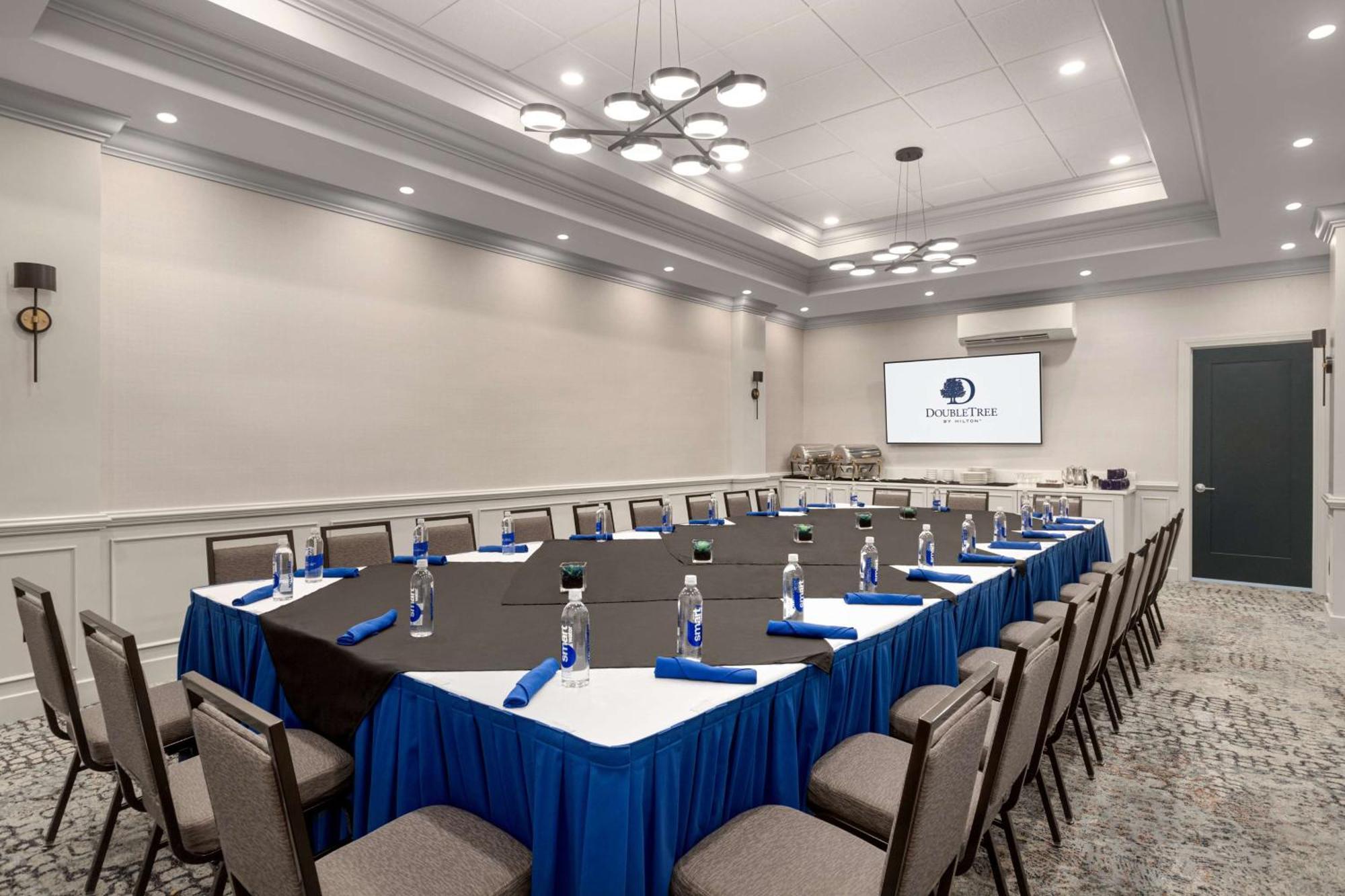 Doubletree By Hilton Fort Myers At Bell Tower Shops Bagian luar foto