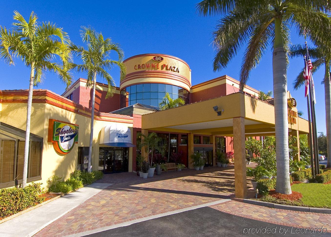 Doubletree By Hilton Fort Myers At Bell Tower Shops Bagian luar foto