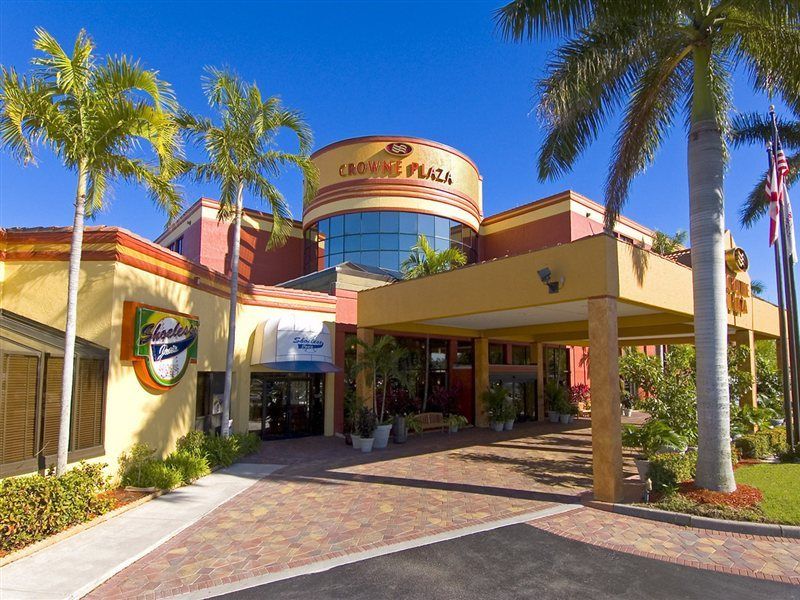 Doubletree By Hilton Fort Myers At Bell Tower Shops Bagian luar foto