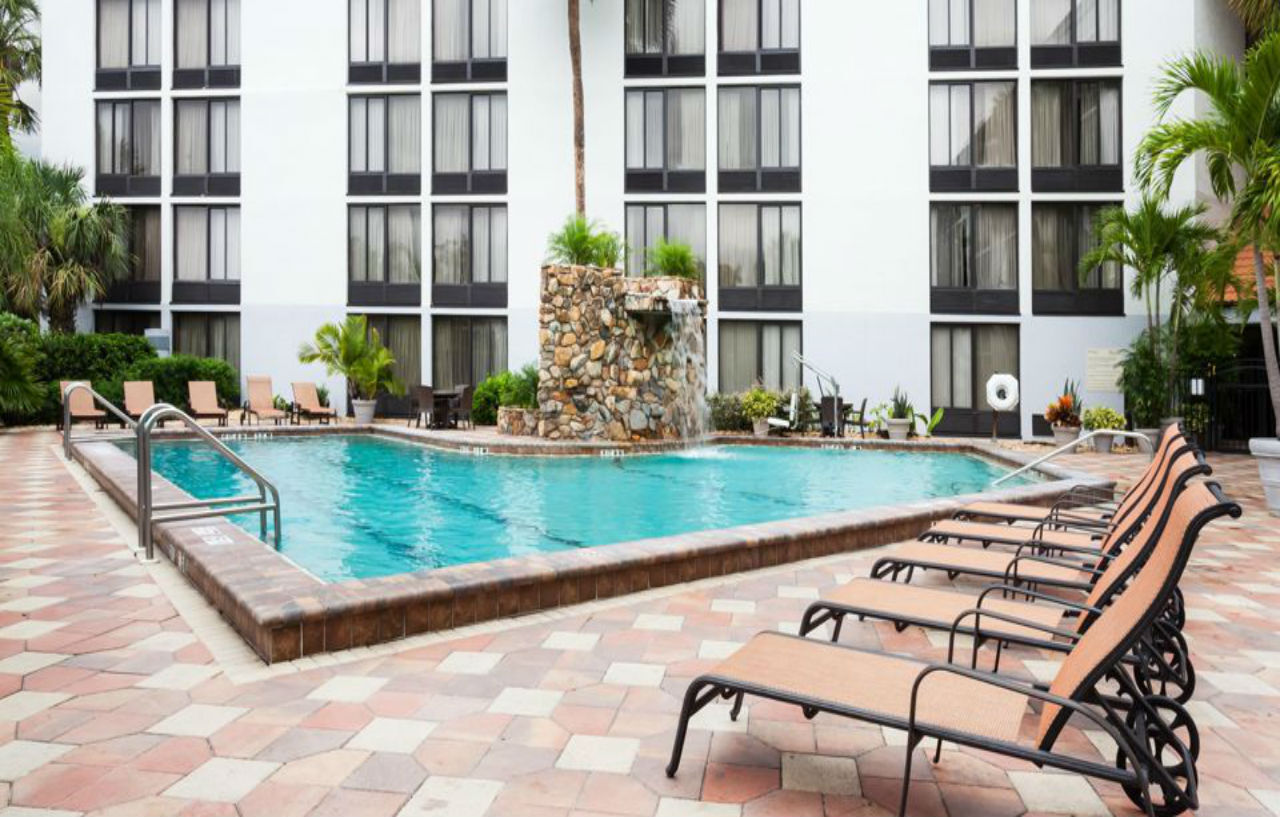 Doubletree By Hilton Fort Myers At Bell Tower Shops Bagian luar foto